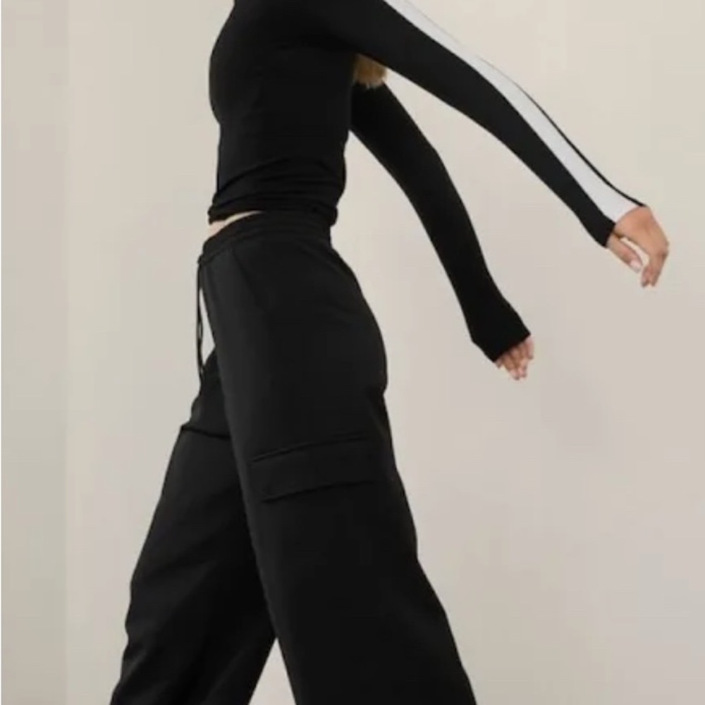 Athleta Cargo Black Pants - Picture 3 of 9